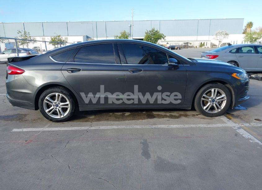 Photo 13 of 2018 Ford Fusion SE (VIN 3FA6P0H72JR285847)