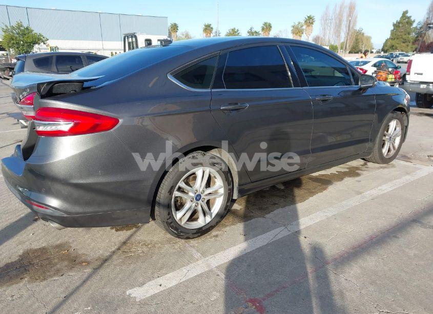 Photo 4 of 2018 Ford Fusion SE (VIN 3FA6P0H72JR285847)