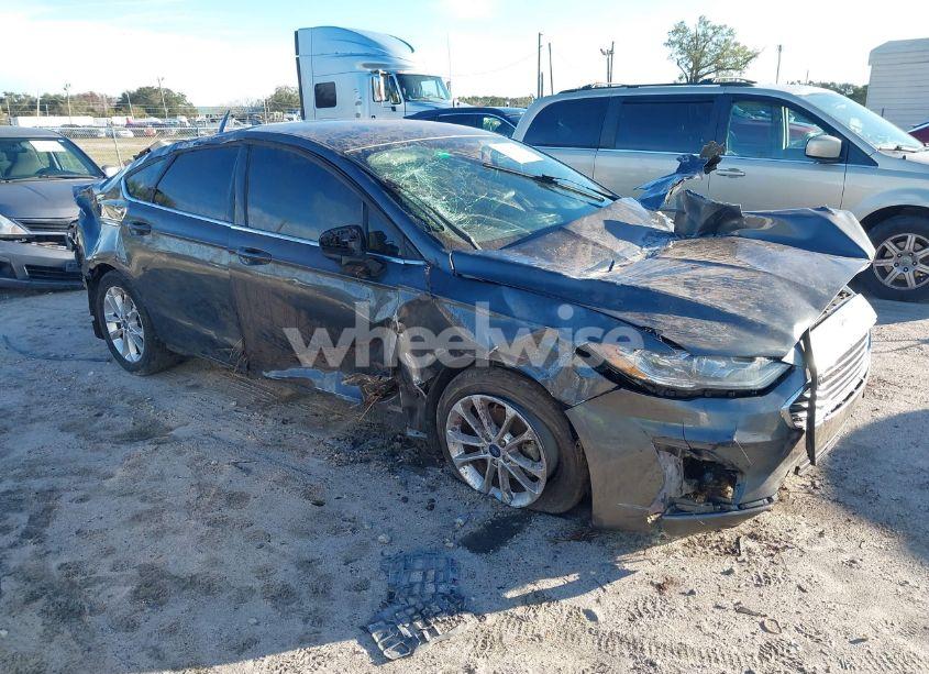 2019 Ford Fusion SE (VIN 3FA6P0H72KR136520) main photo