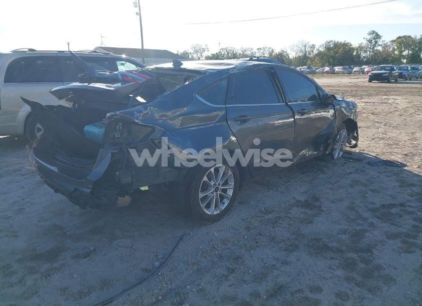 Photo 4 of 2019 Ford Fusion SE (VIN 3FA6P0H72KR136520)