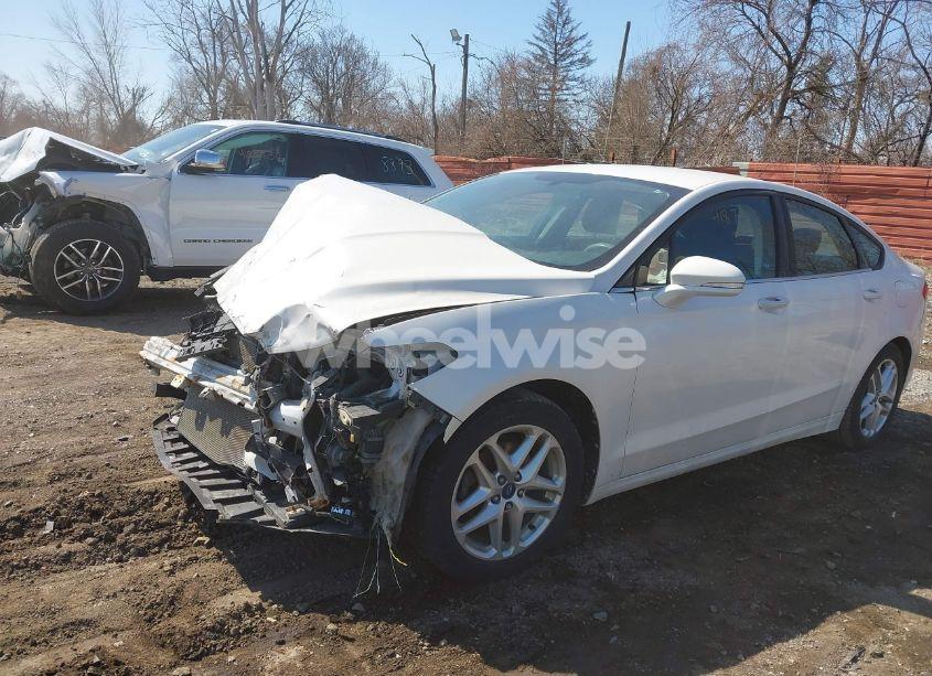 Photo 2 of 2013 Ford Fusion SE (VIN 3FA6P0H73DR132558)