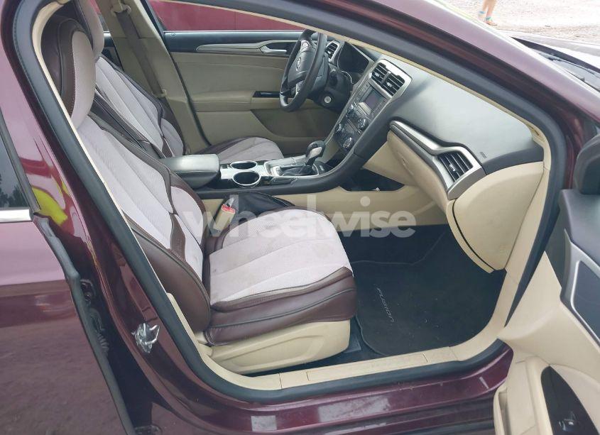 Photo 5 of 2013 Ford Fusion SE (VIN 3FA6P0H73DR137968)