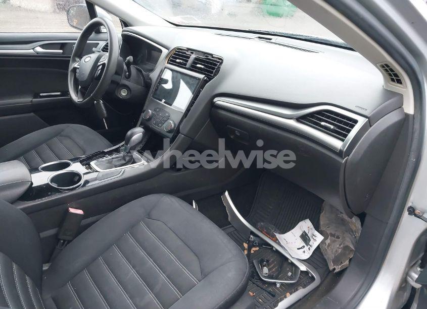 Photo 5 of 2013 Ford Fusion SE (VIN 3FA6P0H73DR197619)