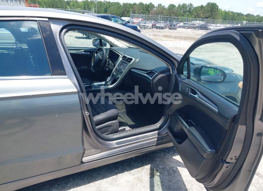 Photo 5 of 2013 Ford Fusion SE (VIN 3FA6P0H73DR299082)