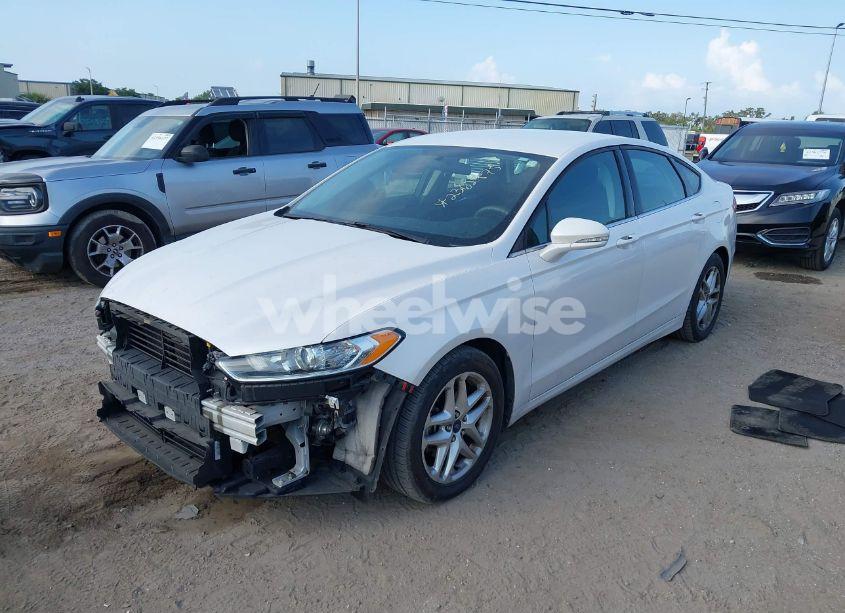 Photo 2 of 2013 Ford Fusion SE (VIN 3FA6P0H73DR315670)