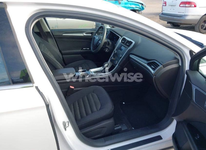 Photo 5 of 2013 Ford Fusion SE (VIN 3FA6P0H73DR315670)