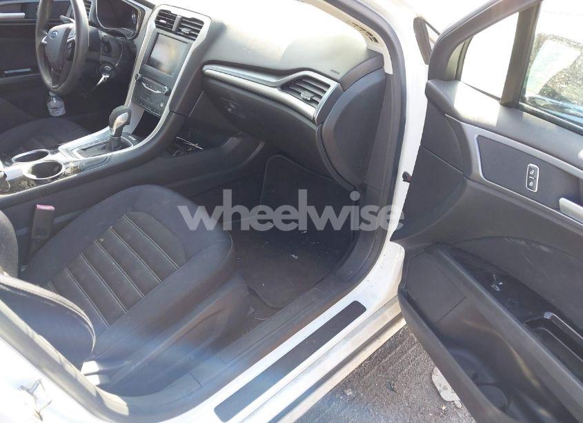 Photo 5 of 2013 Ford Fusion SE (VIN 3FA6P0H73DR336275)