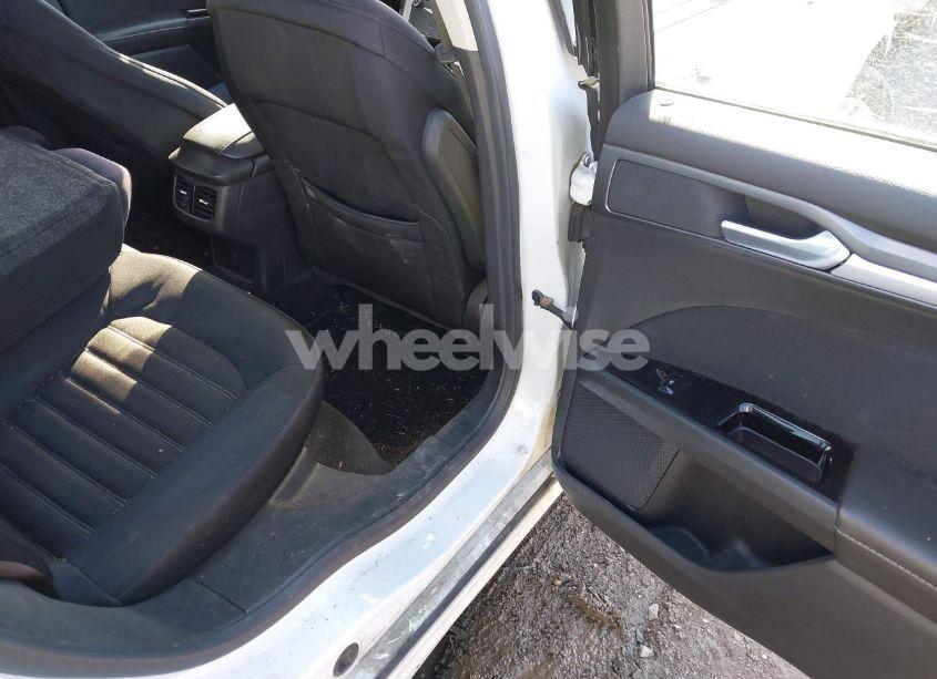 Photo 8 of 2013 Ford Fusion SE (VIN 3FA6P0H73DR336275)