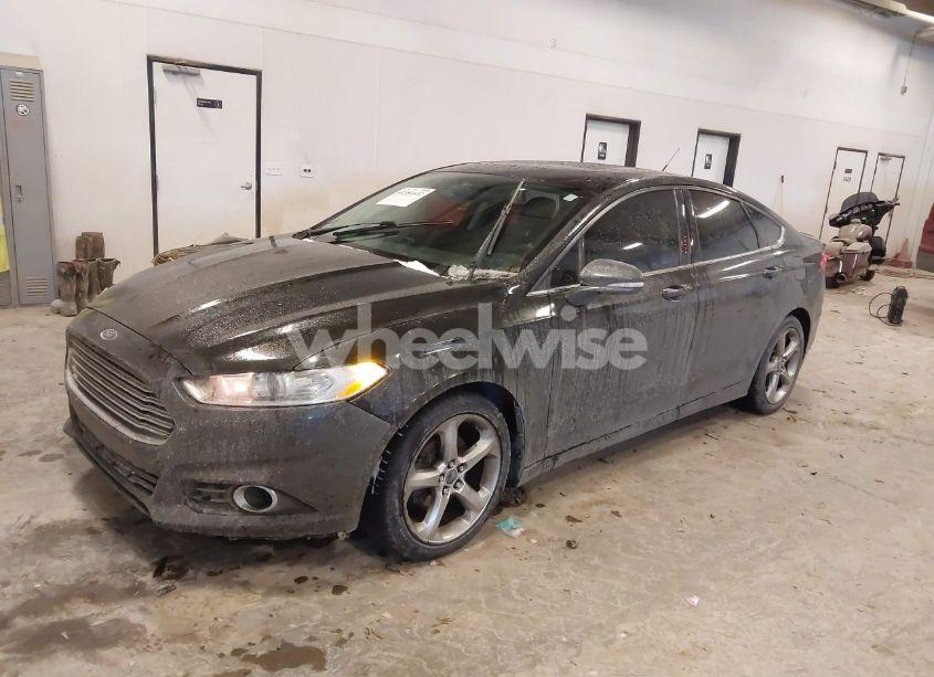 Photo 2 of 2013 Ford Fusion SE (VIN 3FA6P0H73DR384052)