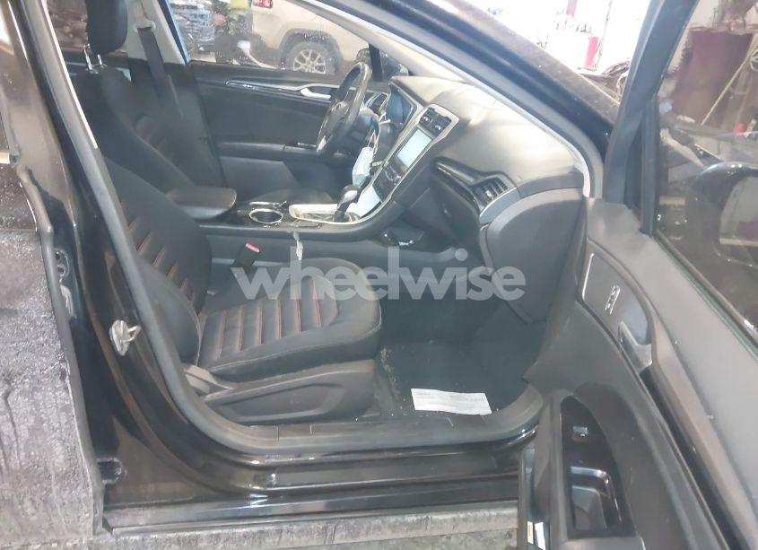 Photo 5 of 2013 Ford Fusion SE (VIN 3FA6P0H73DR384052)