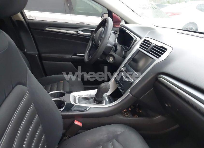 Photo 5 of 2014 Ford Fusion SE (VIN 3FA6P0H73ER147076)