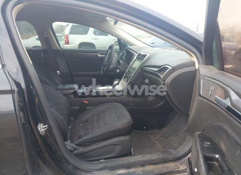 Photo 5 of 2014 Ford Fusion SE (VIN 3FA6P0H73ER291078)