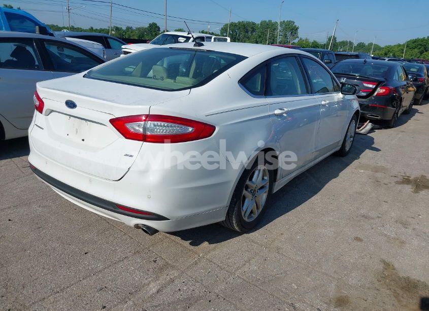 Photo 4 of 2014 Ford Fusion SE (VIN 3FA6P0H73ER317744)