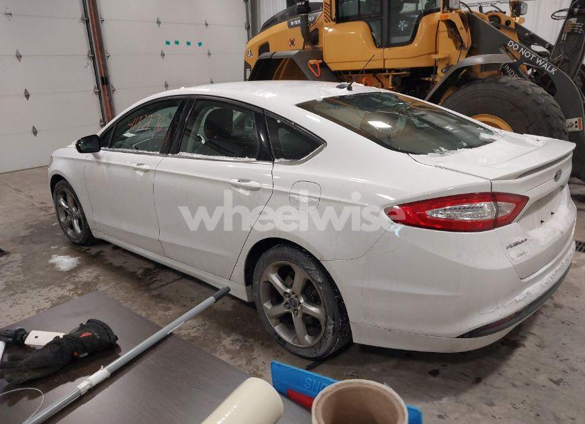 Photo 3 of 2015 Ford Fusion SE (VIN 3FA6P0H73FR137049)