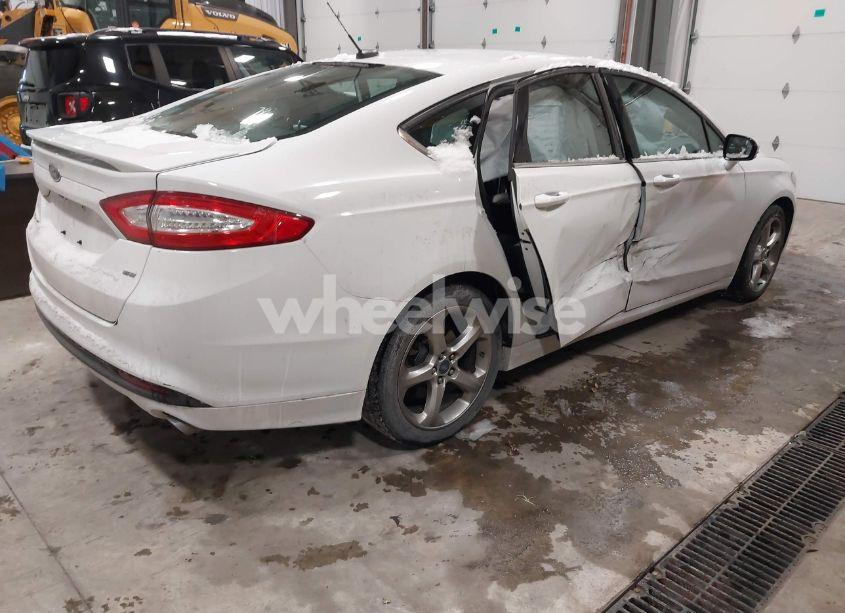 Photo 4 of 2015 Ford Fusion SE (VIN 3FA6P0H73FR137049)