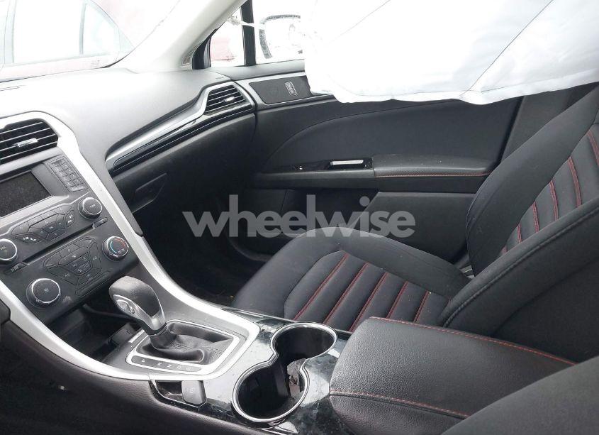 Photo 5 of 2015 Ford Fusion SE (VIN 3FA6P0H73FR137049)