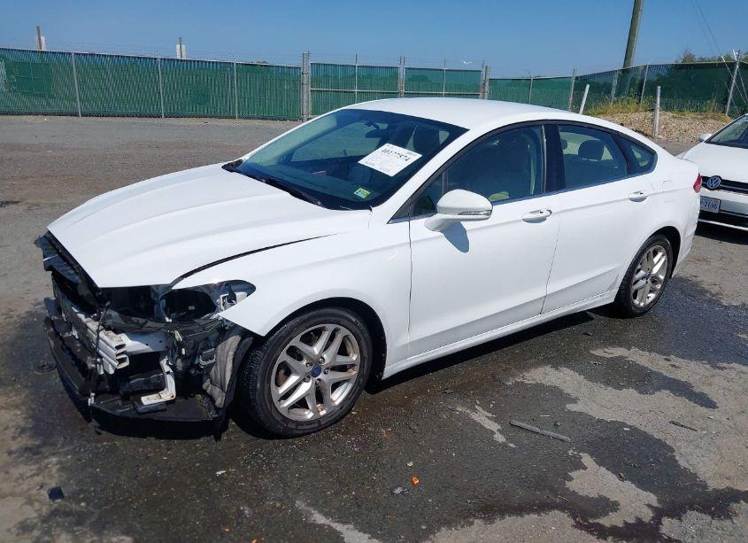 Photo 2 of 2015 Ford Fusion SE (VIN 3FA6P0H73FR152697)