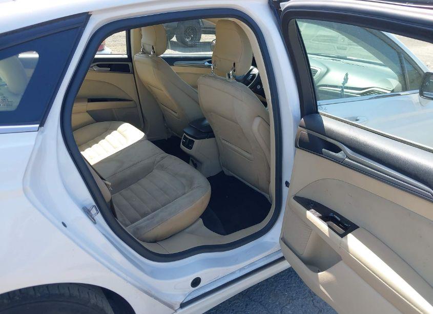 Photo 8 of 2015 Ford Fusion SE (VIN 3FA6P0H73FR152697)