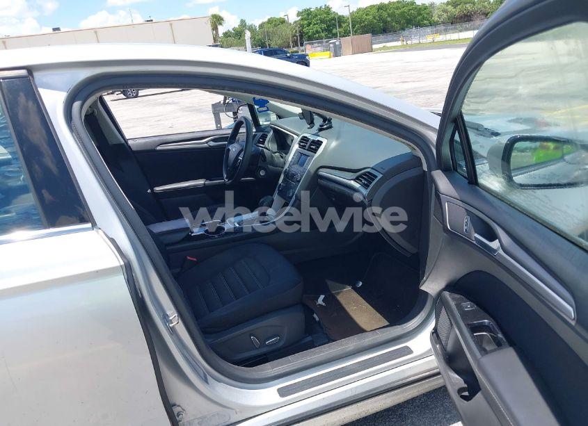 Photo 5 of 2015 Ford Fusion SE (VIN 3FA6P0H73FR164042)