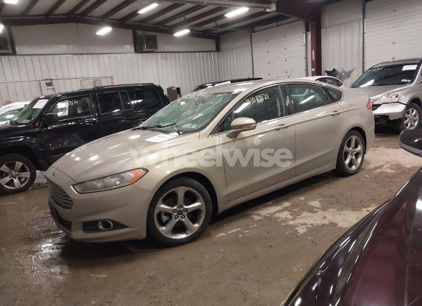 Photo 2 of 2015 Ford Fusion SE (VIN 3FA6P0H73FR262410)