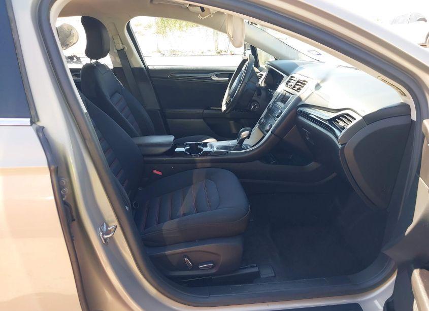 Photo 5 of 2015 Ford Fusion SE (VIN 3FA6P0H73FR304719)