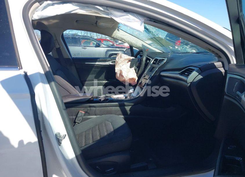 Photo 5 of 2016 Ford Fusion SE (VIN 3FA6P0H73GR112962)