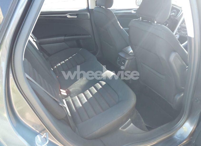 Photo 8 of 2016 Ford Fusion SE (VIN 3FA6P0H73GR141023)