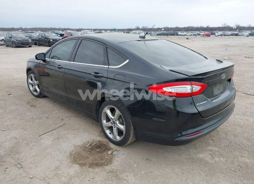 Photo 3 of 2016 Ford Fusion SE (VIN 3FA6P0H73GR305127)