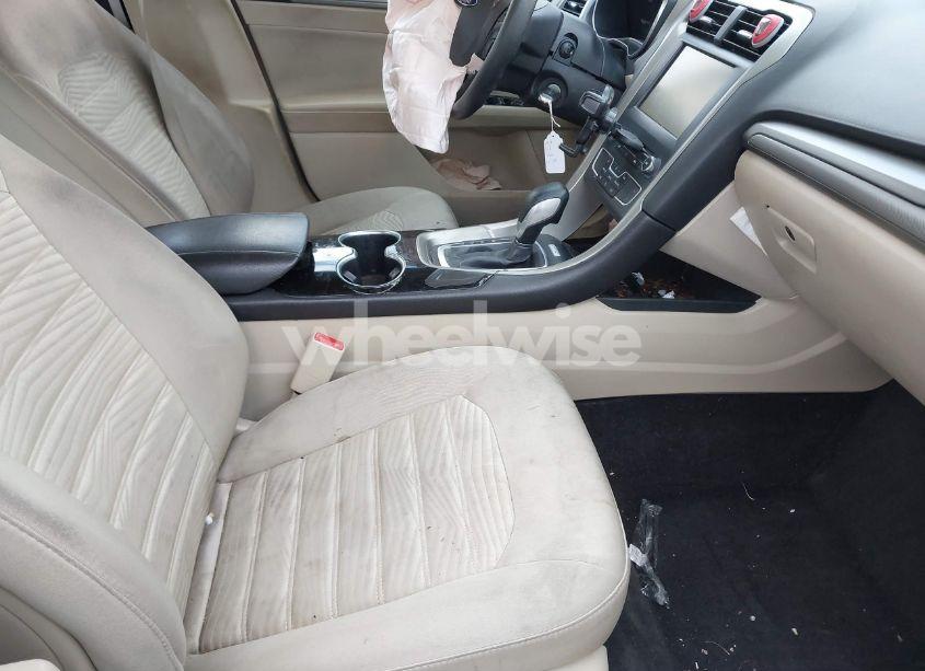 Photo 5 of 2016 Ford Fusion SE (VIN 3FA6P0H73GR309887)