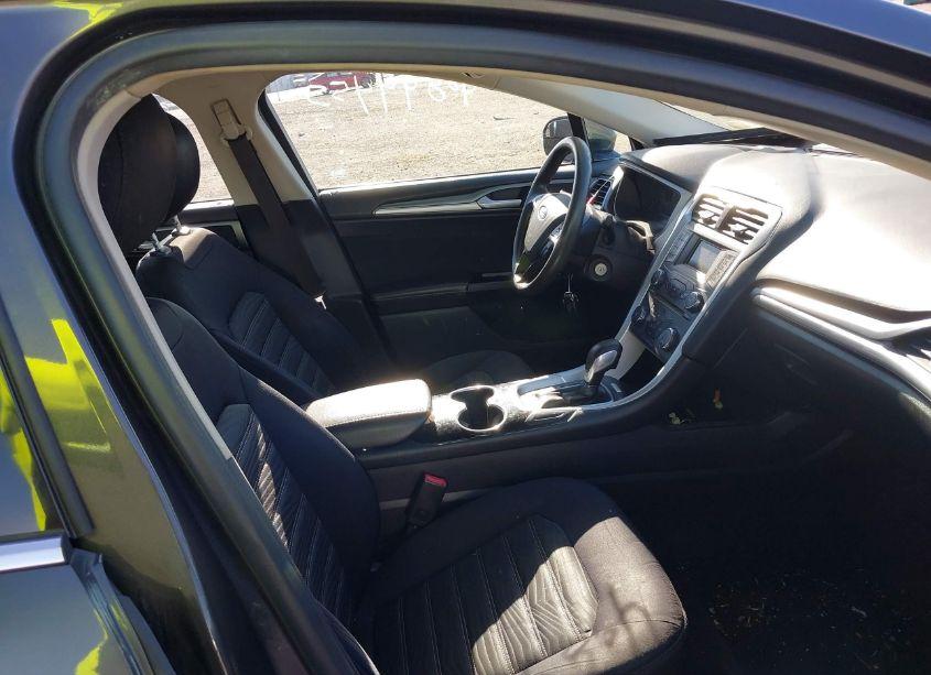 Photo 5 of 2016 Ford Fusion SE (VIN 3FA6P0H73GR322459)