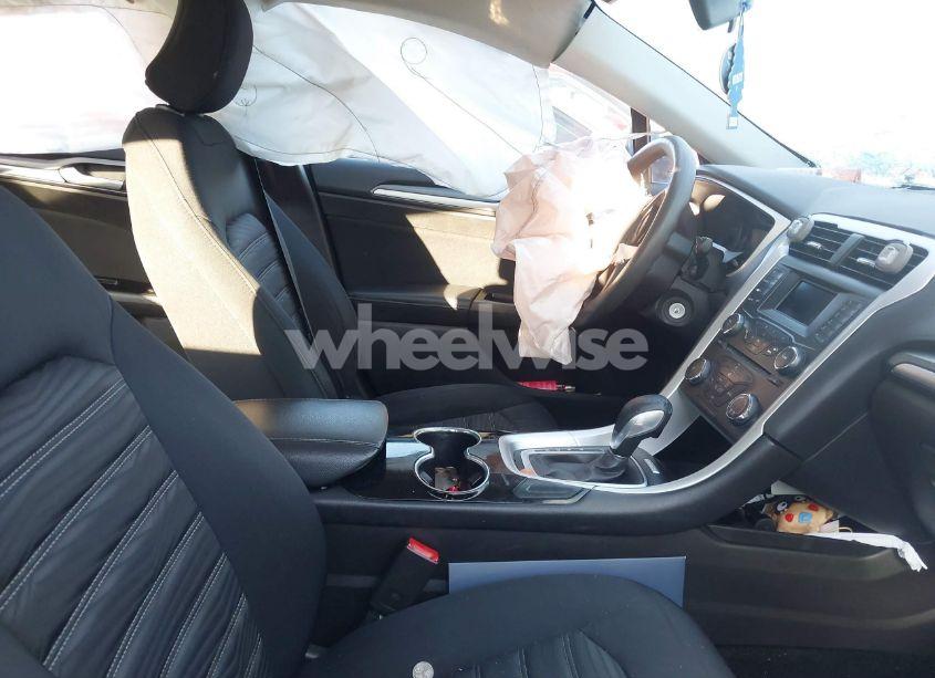 Photo 5 of 2016 Ford Fusion SE (VIN 3FA6P0H73GR358880)