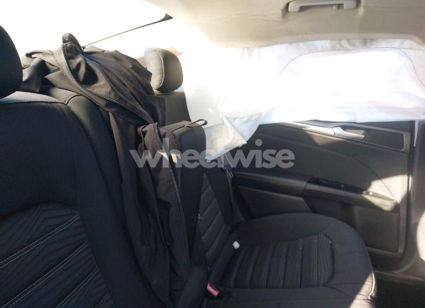 Photo 8 of 2016 Ford Fusion SE (VIN 3FA6P0H73GR358880)