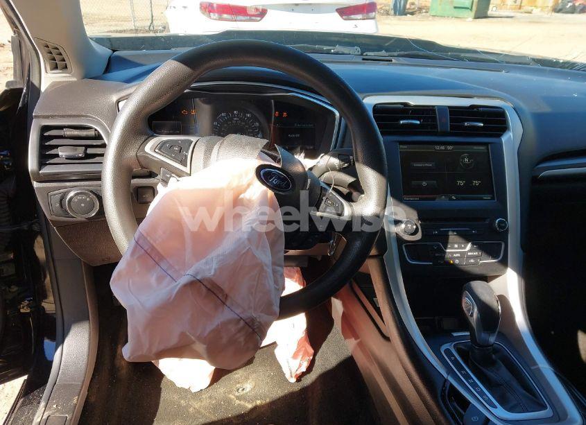 Photo 21 of 2016 Ford Fusion SE (VIN 3FA6P0H73GR394066)