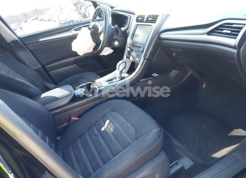 Photo 5 of 2016 Ford Fusion SE (VIN 3FA6P0H73GR394066)