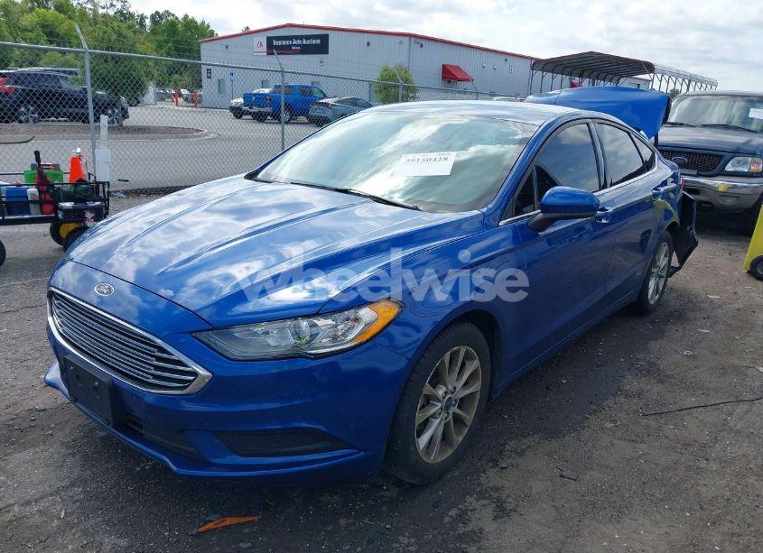 Photo 2 of 2017 Ford Fusion SE (VIN 3FA6P0H73HR126894)