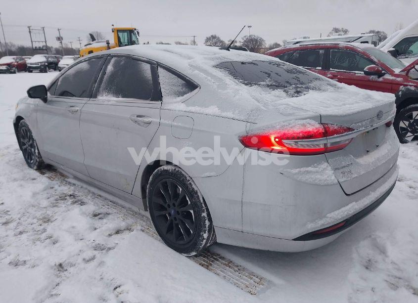 Photo 3 of 2017 Ford Fusion SE (VIN 3FA6P0H73HR138592)