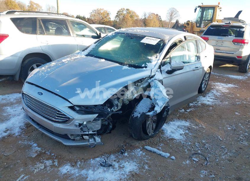 Photo 2 of 2017 Ford Fusion SE (VIN 3FA6P0H73HR143372)