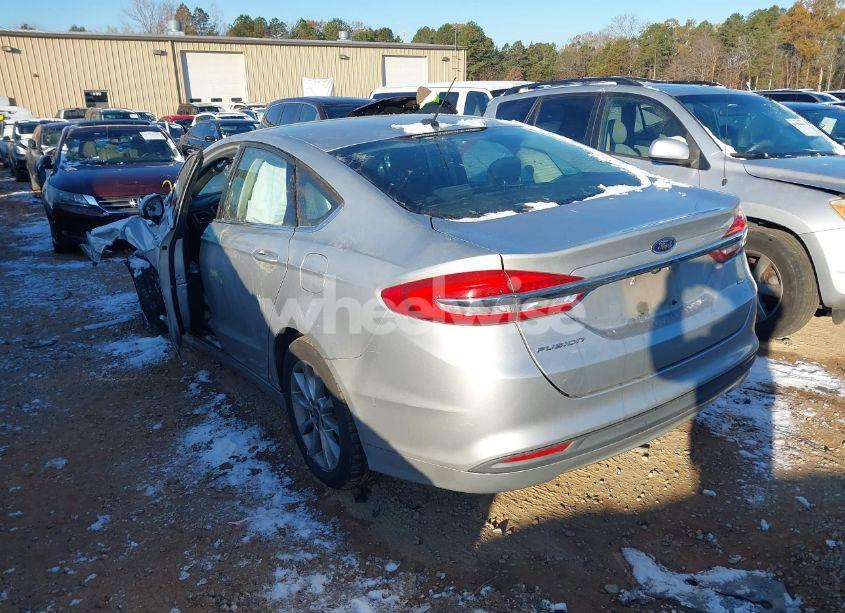 Photo 3 of 2017 Ford Fusion SE (VIN 3FA6P0H73HR143372)