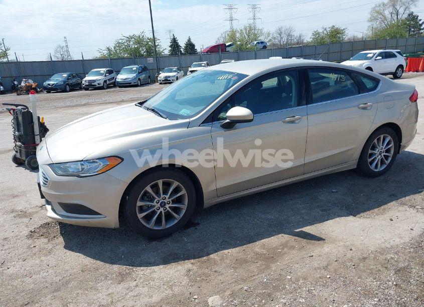 Photo 2 of 2017 Ford Fusion SE (VIN 3FA6P0H73HR143890)