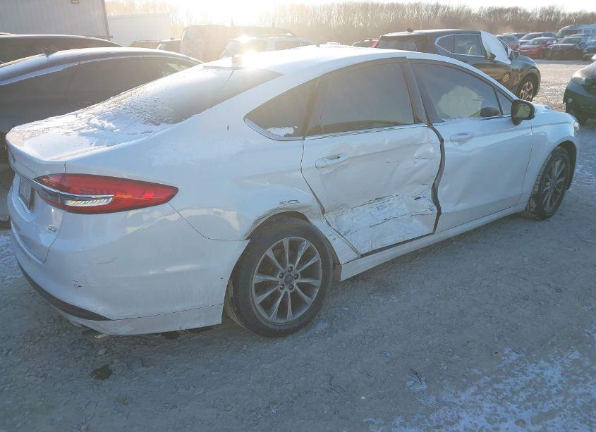 Photo 4 of 2017 Ford Fusion SE (VIN 3FA6P0H73HR165789)