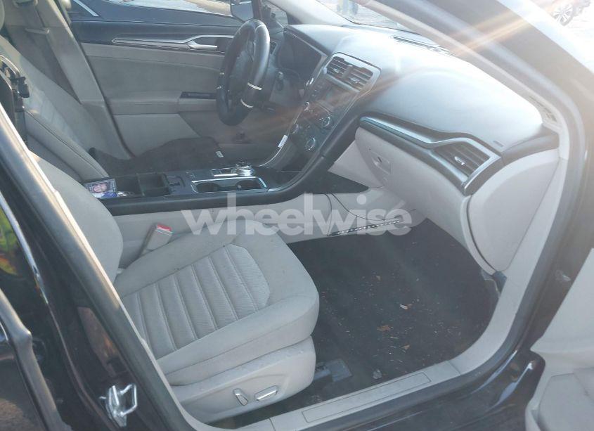 Photo 5 of 2017 Ford Fusion SE (VIN 3FA6P0H73HR193141)