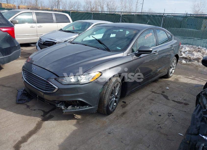Photo 2 of 2017 Ford Fusion SE (VIN 3FA6P0H73HR319871)