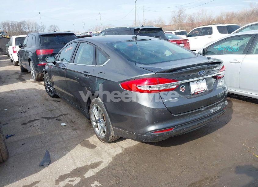 Photo 3 of 2017 Ford Fusion SE (VIN 3FA6P0H73HR319871)