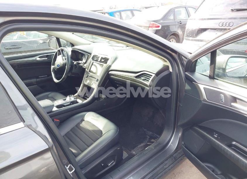 Photo 5 of 2017 Ford Fusion SE (VIN 3FA6P0H73HR319871)