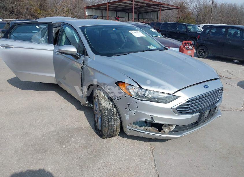 2017 Ford Fusion SE (VIN 3FA6P0H73HR330255) main photo