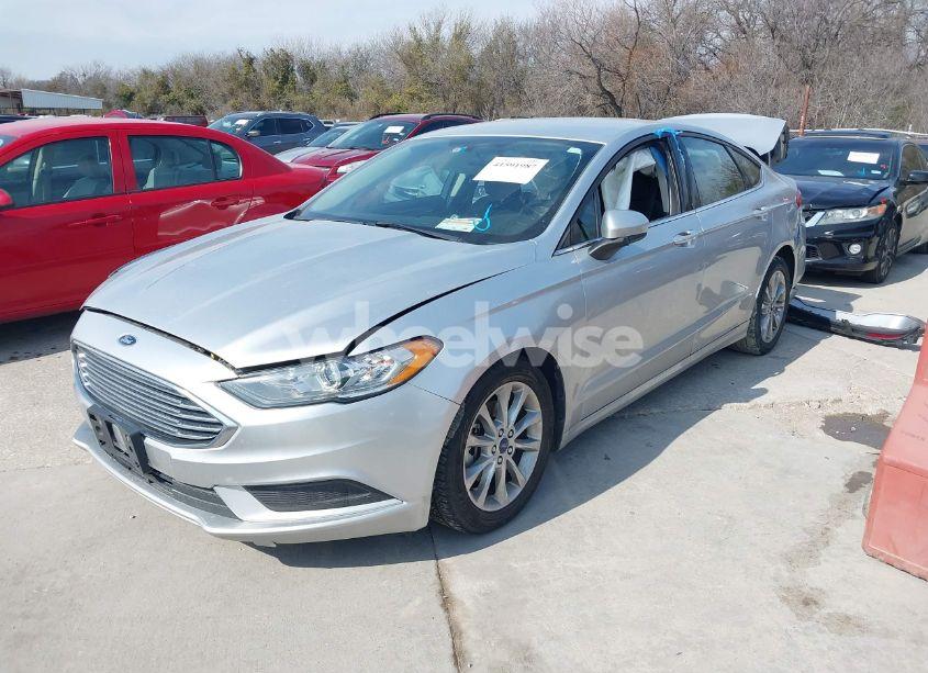Photo 2 of 2017 Ford Fusion SE (VIN 3FA6P0H73HR330255)