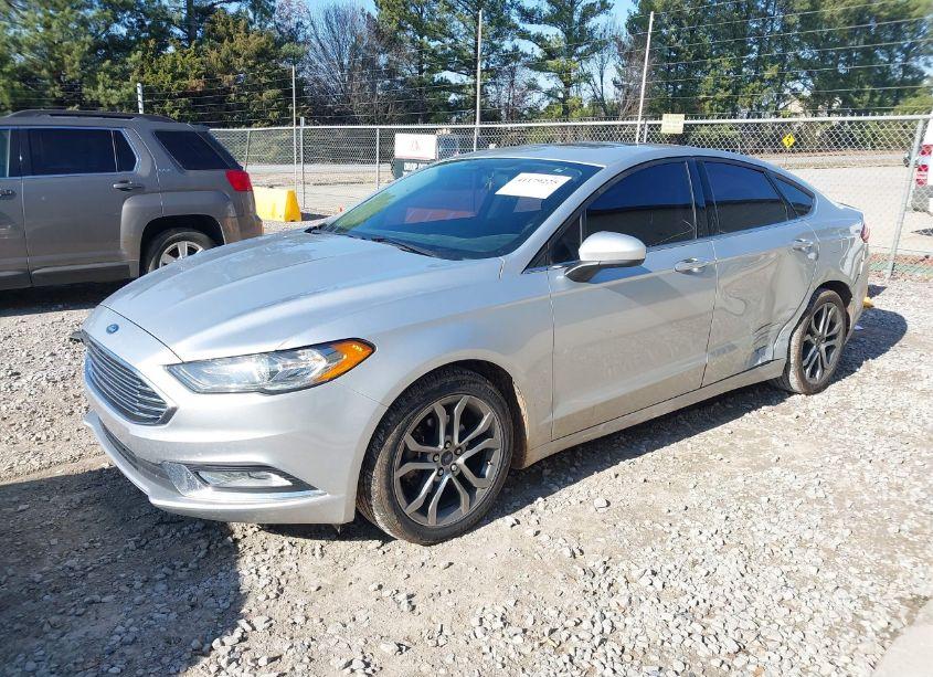 Photo 2 of 2017 Ford Fusion SE (VIN 3FA6P0H73HR391542)