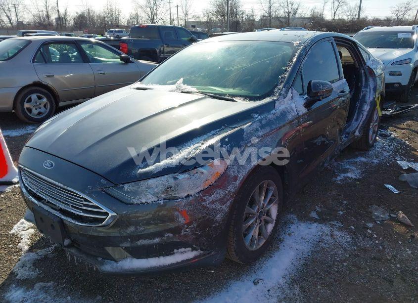 Photo 2 of 2017 Ford Fusion SE (VIN 3FA6P0H73HR404497)