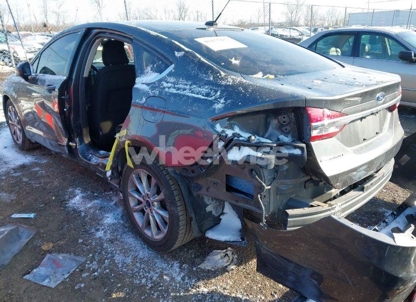 Photo 3 of 2017 Ford Fusion SE (VIN 3FA6P0H73HR404497)