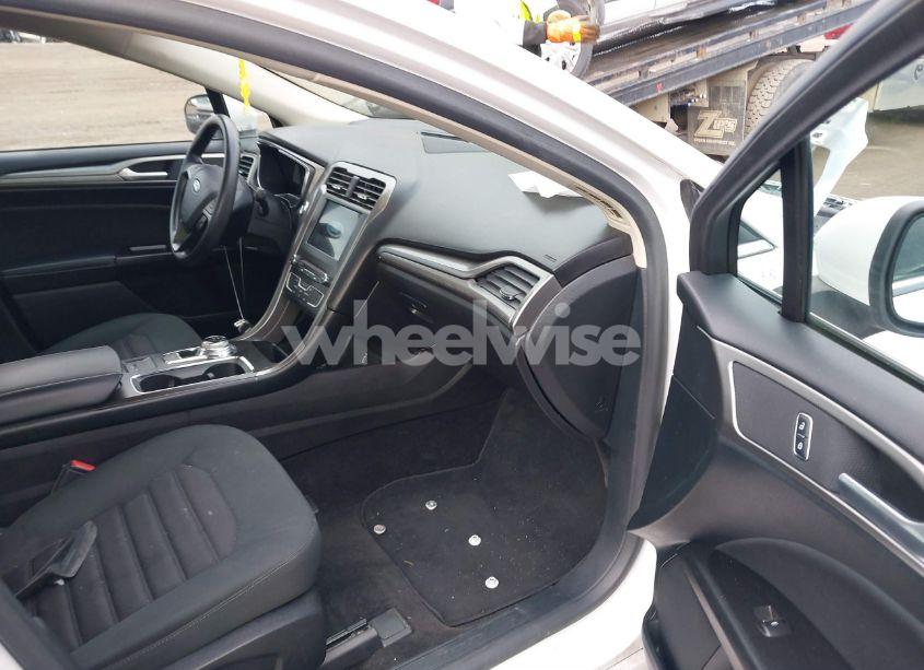 Photo 5 of 2017 Ford Fusion SE (VIN 3FA6P0H73HR412650)